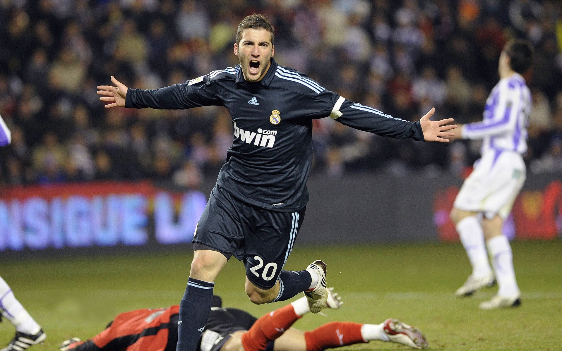 战术改变带来奇迹，专家解析背后奥秘，战术fal